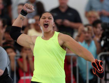 Валери Адамс се възстановява бързо от операциите