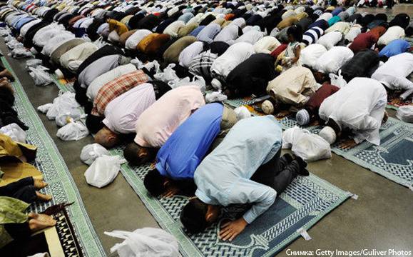 Мюсюлманите празнуват Курбан байрам