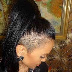 Мария пак провокира с нова прическа