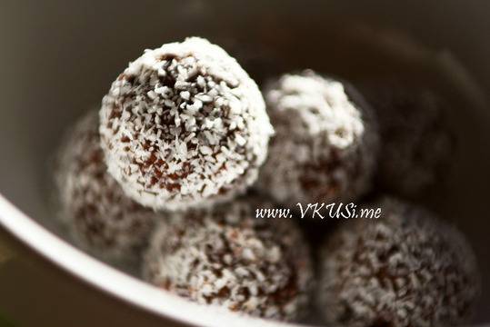 Домашни шоколадови трюфели с кокос и папая