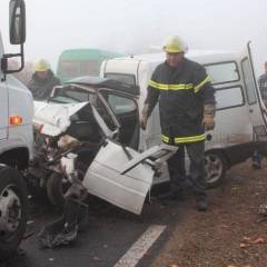 Трима загинаха, двама са ранени при челен сблъсък край Казанлък