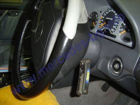 Демонтаж и монтаж на мултифункционалното – темпомат лостче на Mercedes W202 – Mercedes-Benz Bulgaria Forum