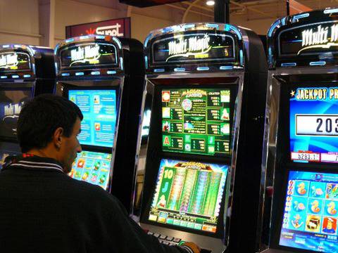 Съдят казино за 201 745 лева неплатена на клиенти печалба