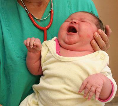 Ето какво каза докторът изродил бебето-гигант в „Майчин дом“