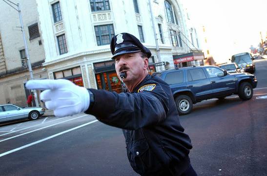 Катаджия спира шофьор за превишена скорост