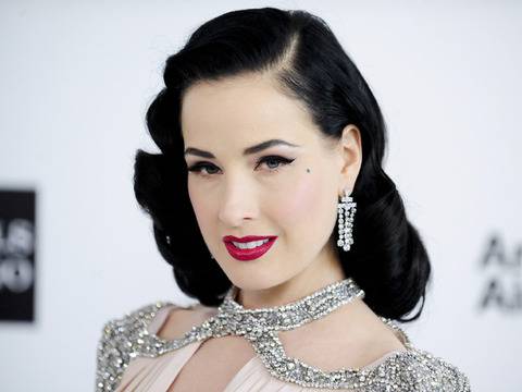 Как да постигнете визията на фатална жена?