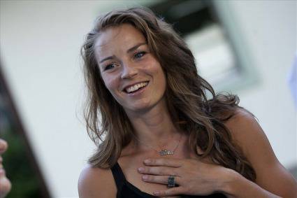 Тина Мазе: Блондинките са по-добри скиорки (видео)