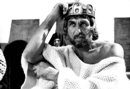 Мара Карамитева: Заговориха, че Апостол Карамитев е гей, след като с Маргарита 11 години не можаха да имат дете