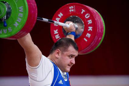 Албегов спечели титлата при най-тежките