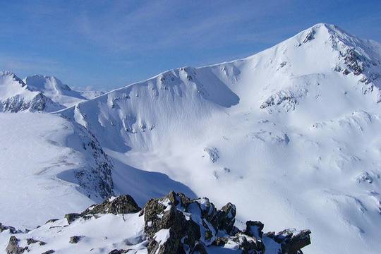 Зимен преход с изкачване на върховете Безбог и Полежан