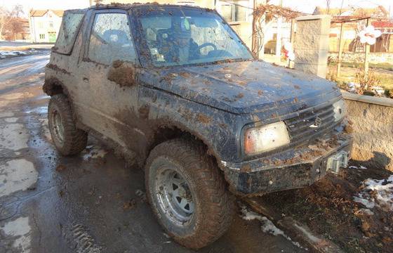 „Моето оф-роуд возило“: Денислав Димитров и Suzuki Vitara