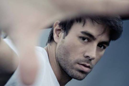 Слагат рога на Енрике Иглесиас