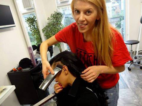 Мария спала с фризьорката си!