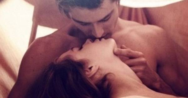 Как целуват мъжете от различните зодии и кои са подходящите половинки за тях
