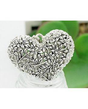 Дамско колие с голямо сърце