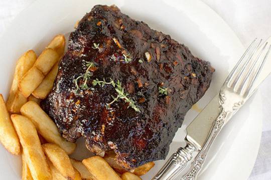 Пикантни телешки ребърца