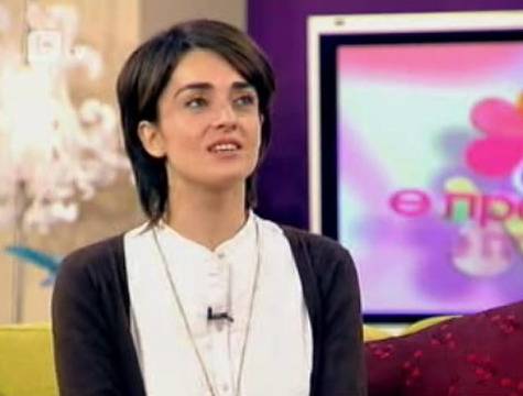 Ана Пападопулу чака бебе