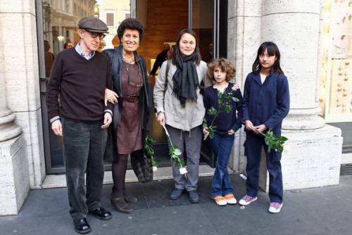 Дъщерите на Уди Алън не се интересуват от филмите му