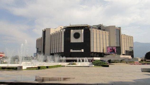 Петър Стоянович смени ръководството на НДК