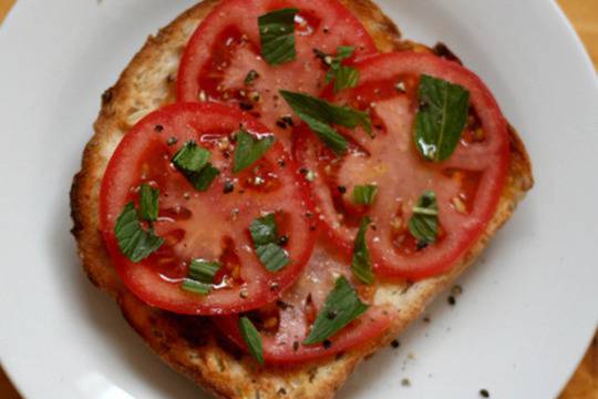 Запечен сандвич с домати