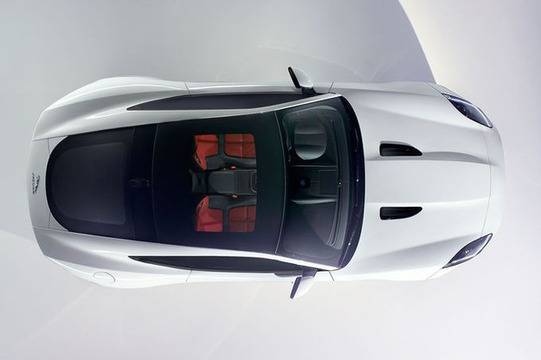 Jaguar F-Type купе на автоизложението в Лос Анжелис