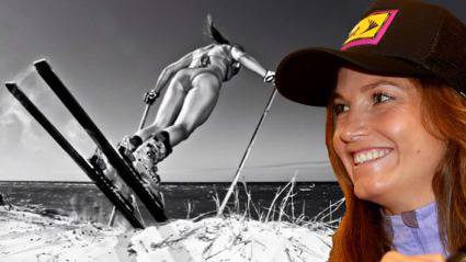 Джулия Манкузо кара ски по бански върху пясък на Хаваите