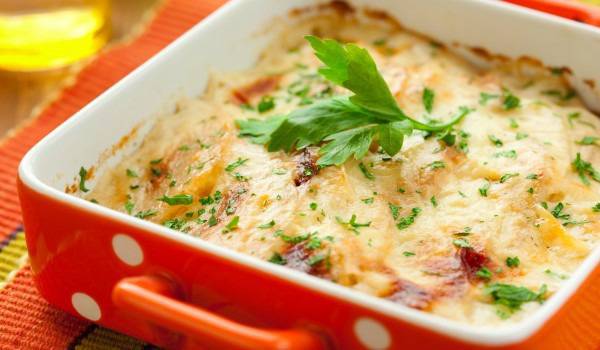 Картофи с бекон и кашкавал на фурна