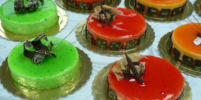 Вкусни торти – с ароматен крем ягода или шоколадов мус на промоционална цена от Торти и сладкиши Сладост!