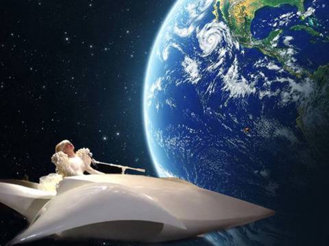 Lady Gaga ще пее на живо в космоса през 2015 година