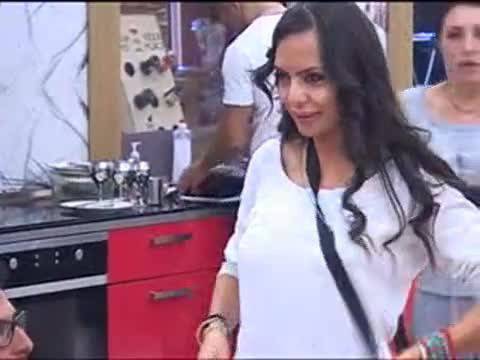 Лияна показва перфектното си тяло Vip Brother 2013