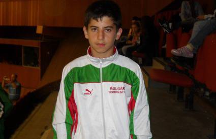 Втори медал за България от световното юношеско първенство по скокове на батут в София