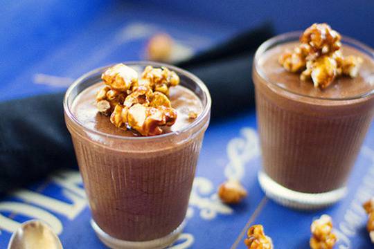 Шоколадов мус с карамелизирани орехи