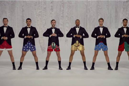 Рекламата на боксерки, за която всички говорят