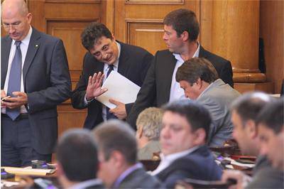 Парламентът удължи срока за изплащане на лихвоточките