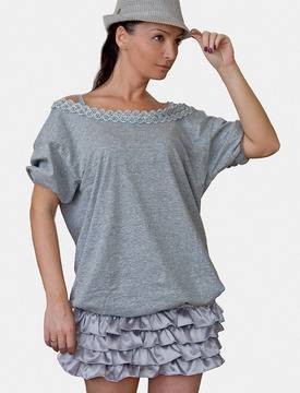 МОДЕРНА БЛУЗА ОТ СТАРА ТЕНИСКА