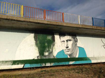 Пак оскверниха паметника на Гунди и Котков (снимки)