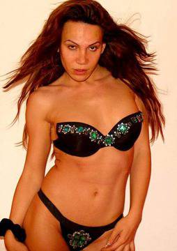 Транссексуалната танцьорка Джулиана Джейма: Искам да си отрежа пениса!