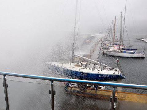 Мъглата затвори пристанището във Варна