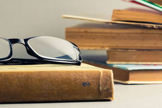 10 известни книги и историите на техните заглавия