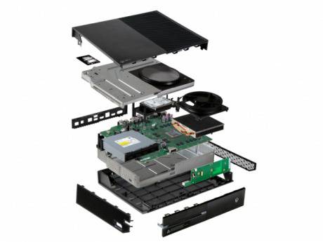 Производството на Xbox One струва с $90 повече от това на PS4