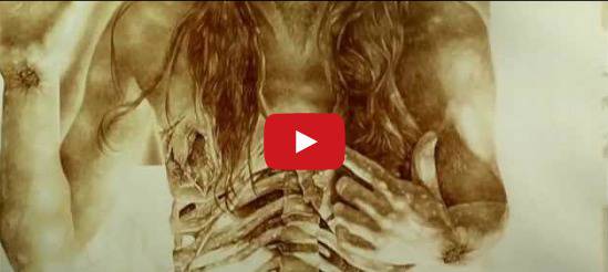 Изумително! Художник рисува с кръвта си! (Видео)