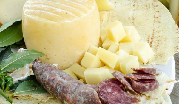 Домашен кашкавал от козе мляко