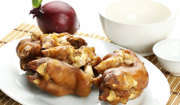 Как да сготвим свински крачета