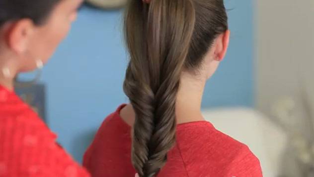 Красива сплетена конска опашка видяна 2015 коментари 0