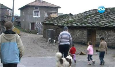 Англичани от българско село приютиха осемчленно сирийско семейство