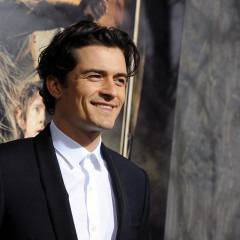 Орландо Блум усмихнат на премиерата на ”Хобит” 2