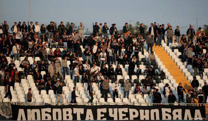 Не позволиха на фен на Локо Пд да си купи билет за мача с Ботев