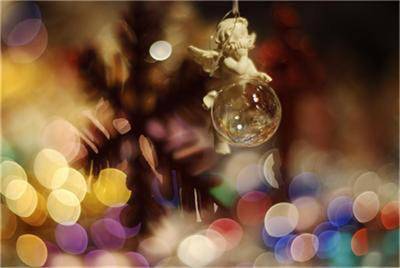 Писмо на дете: Дядо Коледа, обичам те. Искам портмоне със 100 000 лева