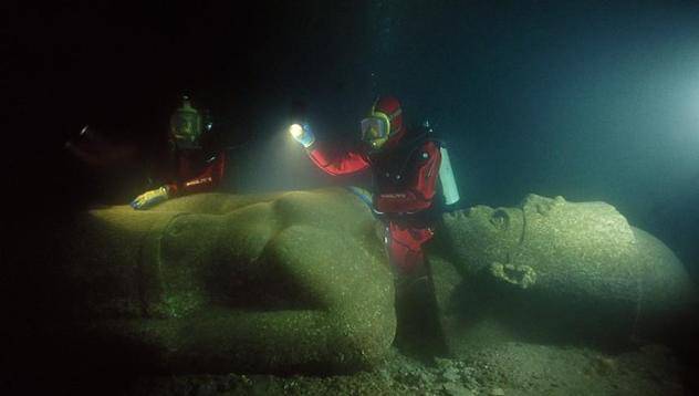 Френски учени откриха древен град под водата (снимки)