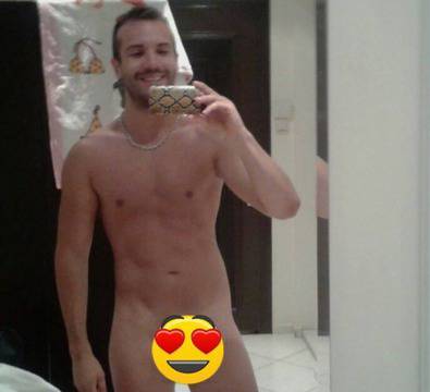 Гнусно! Чалгаджията Крум лъсна по гола пушка